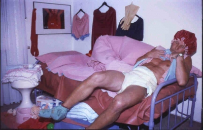 gewindelt im Gummibett
Der Windel-Bubi wurde von seiner Schwiegermutter ins Gummi-Bett gelegt
hartbeld@arcor.de
