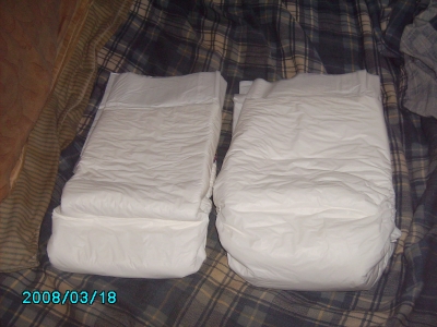 abu diapers back
the one on the left is an abu by itself; the one on the right is doubled with a generic cvs diaper...
