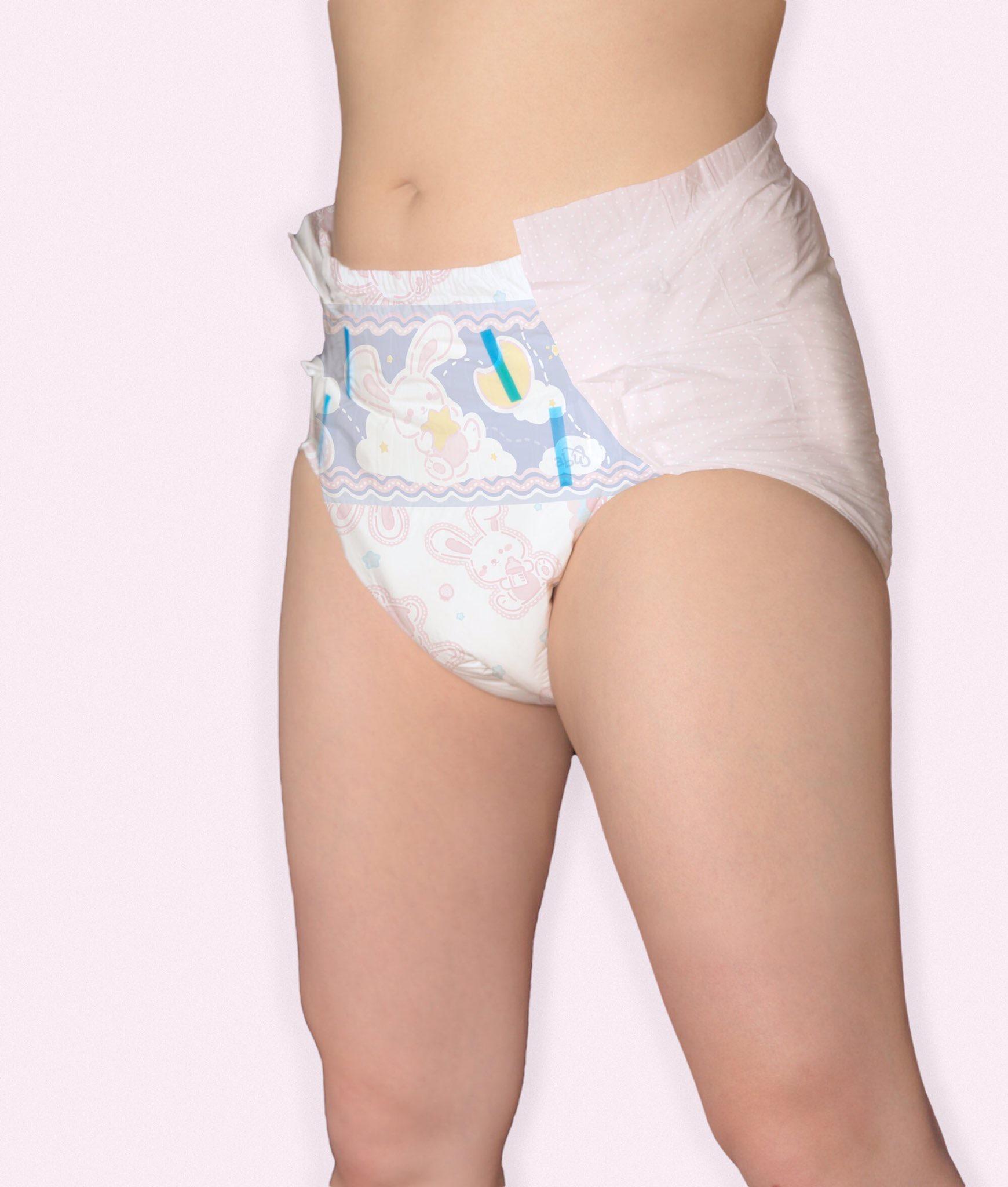Подросток в памперсе. Abdl подгузники. Мальчик в памперсе. Старшие дети в памперсах. Мальчишки в памперсах