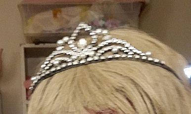 large.tiara.jpg.4ca1132522f1f3964cc4a1fb