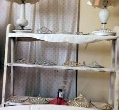 Tiara Shelves
