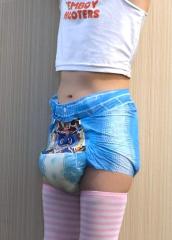 NorthShore PACK PALS Diaper (Wet/Squishy Version, Lol) - Front 3 Angle