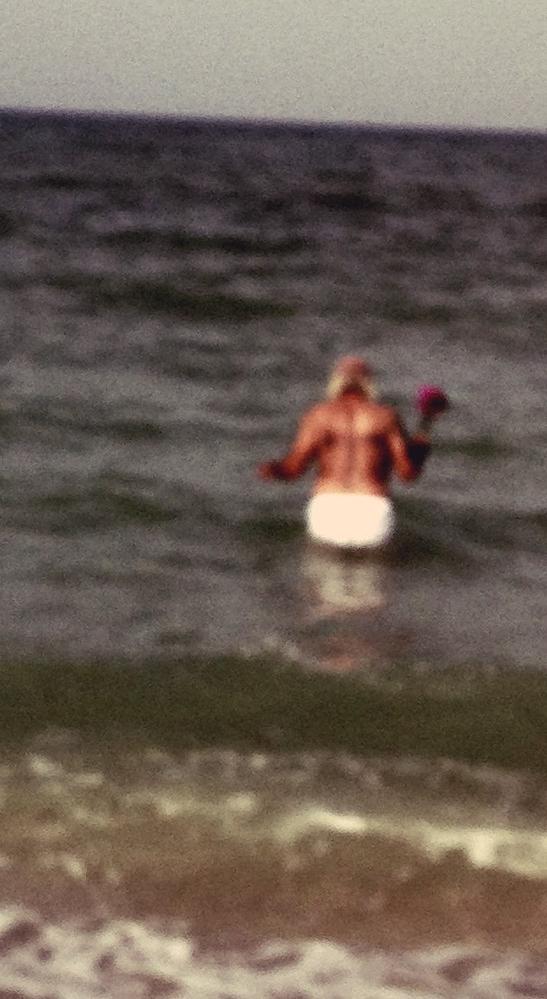 DD_AT_THE_BEACH_28229.jpg