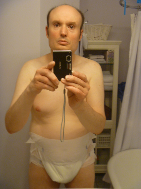 Attends
me in  my  Attends  breathable brief
