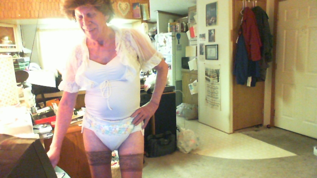 Jeanie at Home
Crossdressing Diaper lover
