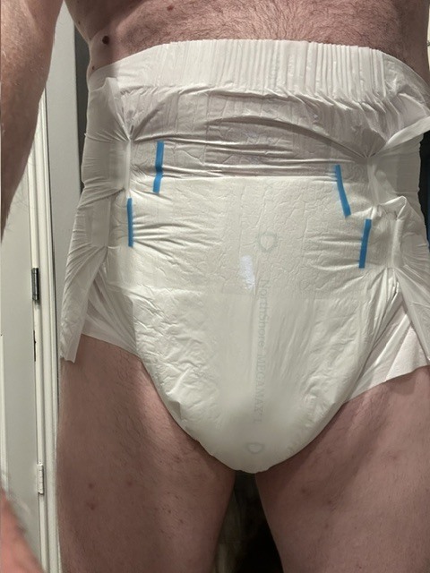 Fresh Diaper in the morning, ready for the day
Keywords: Fresh Diaper in the morning, ready for the day