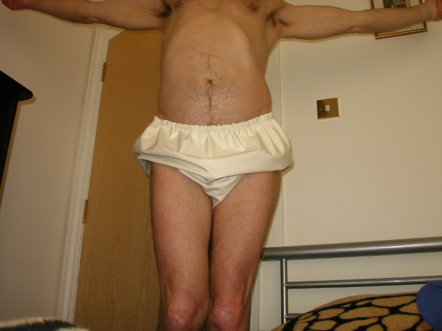 divine diapers
stretched like my rubbers
Keywords: stretched rubbers