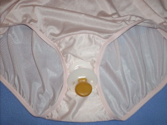i want to suck on her pacifier....
