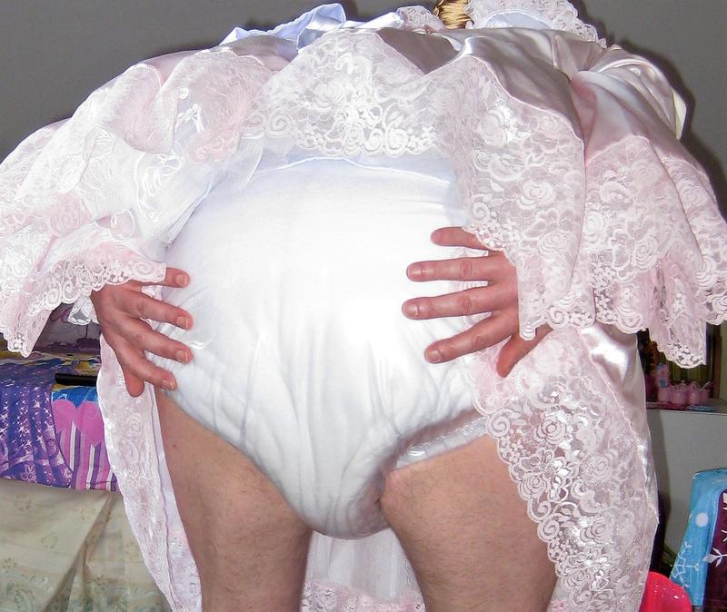 a_bit_damp_sissy_lucy_28129.JPG