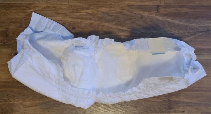 Hearts Contoured Disposable Diapers - Maxi - 9-18kg - 12pcs - 8
