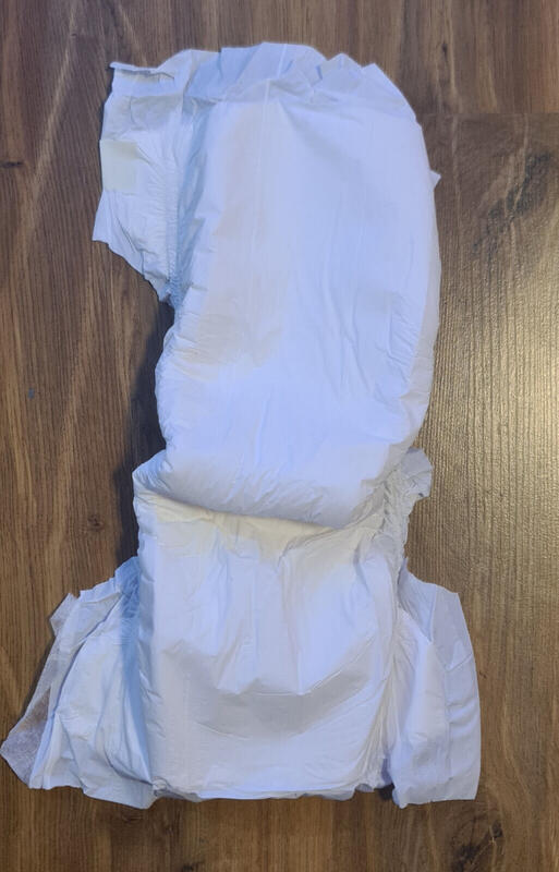 Hearts Contoured Disposable Diapers - Maxi - 9-18kg - 12pcs - 3
