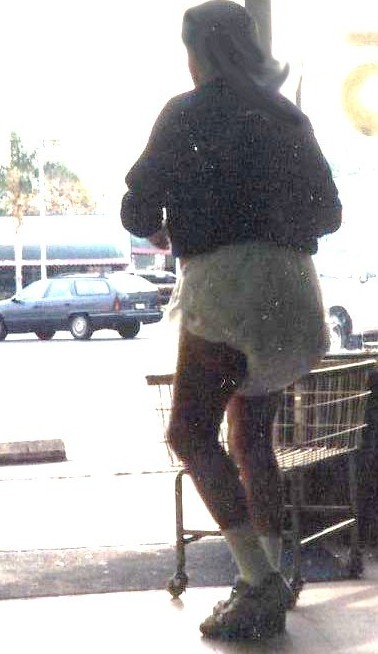 Well diapered while shopping.
Out in public, shopping in the super market wearing only a sweatshirt over my diapers and translucent plastic panties.  It's not as bad as most of you "think".  
Keywords: public_cloth_diapers_shopping_